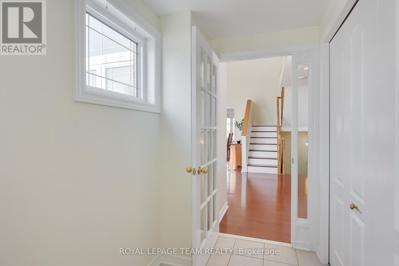 8 Saddlebrook Street, Ottawa, Ontario  K2G 5N6 - Photo 4 - X12899060