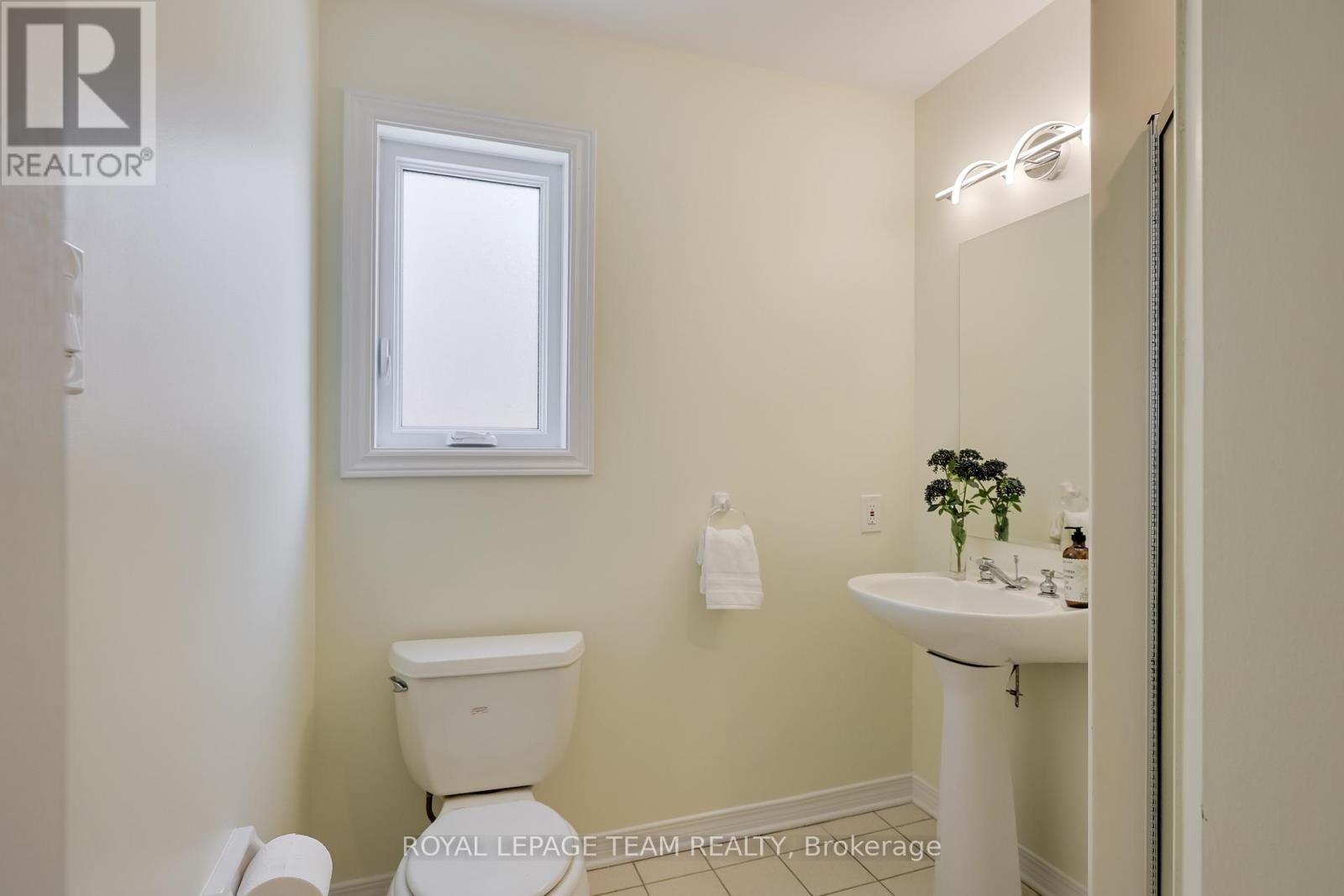 8 Saddlebrook Street, Ottawa, Ontario  K2G 5N6 - Photo 8 - X12899060