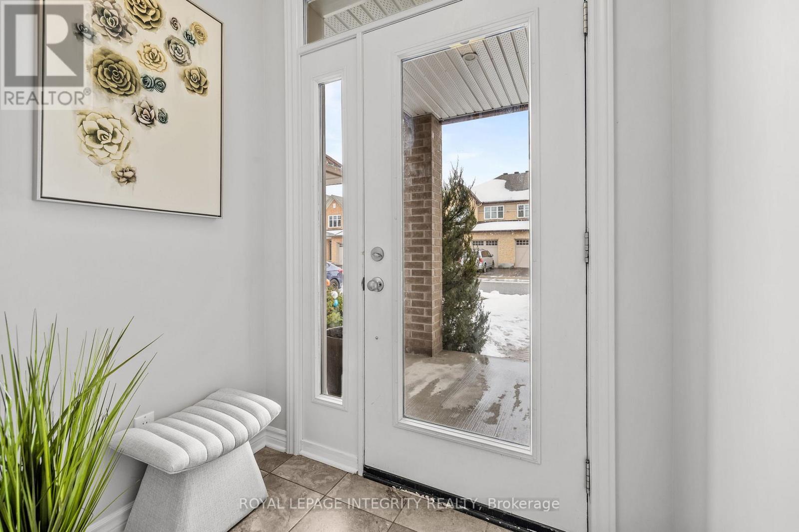 377 Warmstone Drive, Ottawa, Ontario  K2S 0W5 - Photo 3 - X12899128