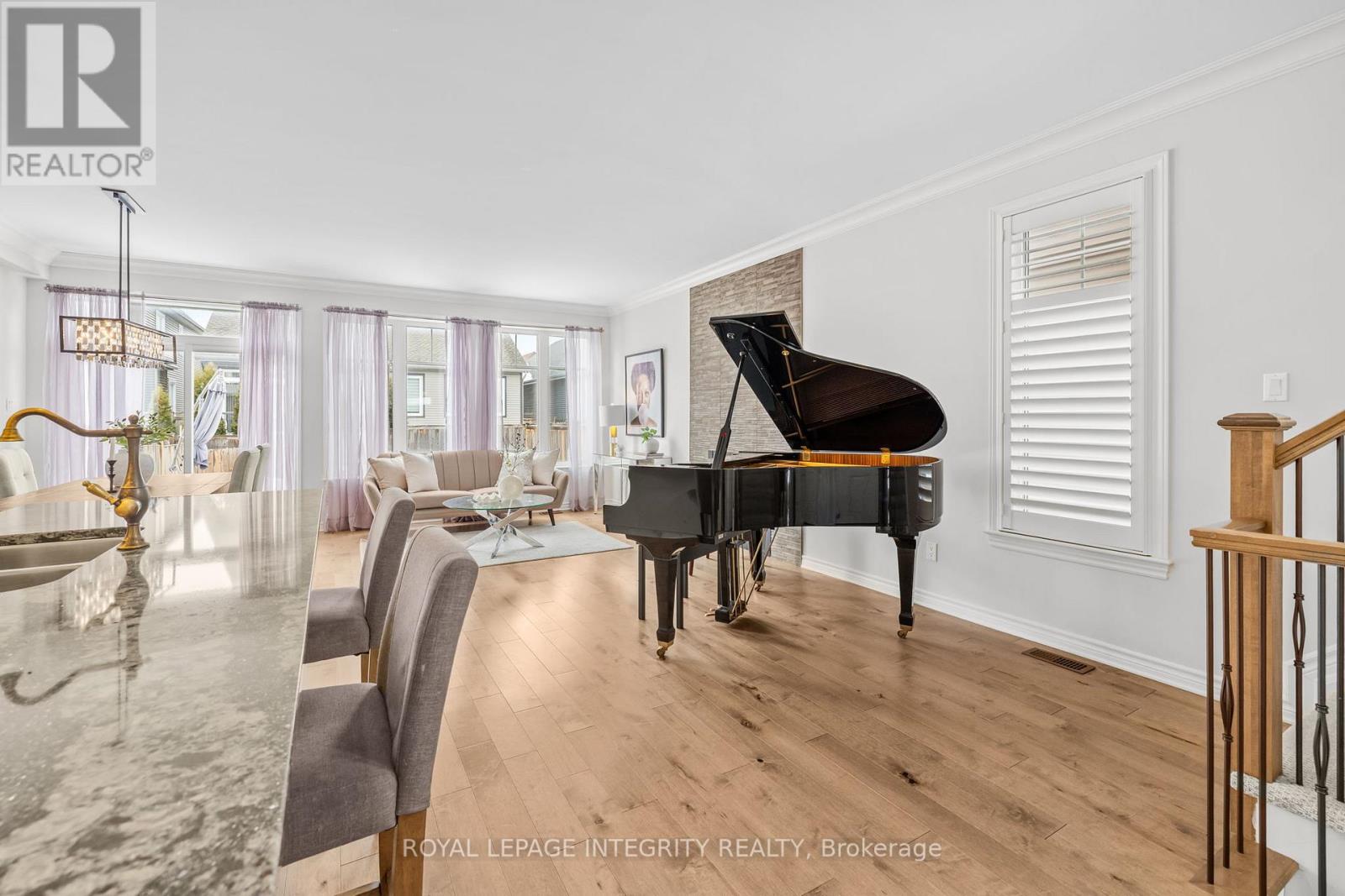 377 Warmstone Drive, Ottawa, Ontario  K2S 0W5 - Photo 7 - X12899128