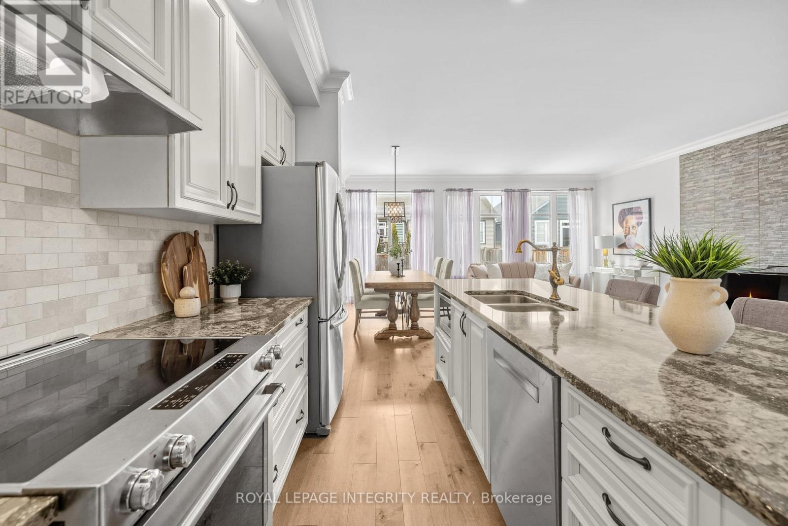 377 Warmstone Drive, Ottawa, Ontario  K2S 0W5 - Photo 8 - X12899128