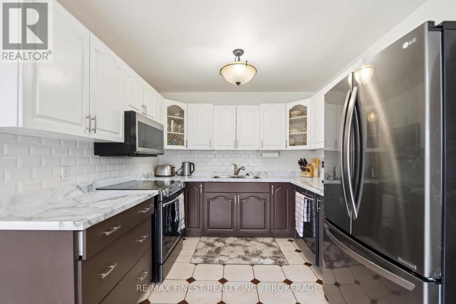 1779 Floyd Avenue, Kingston (City North Of 401), Ontario  K7L 4V4 - Photo 12 - X12899086