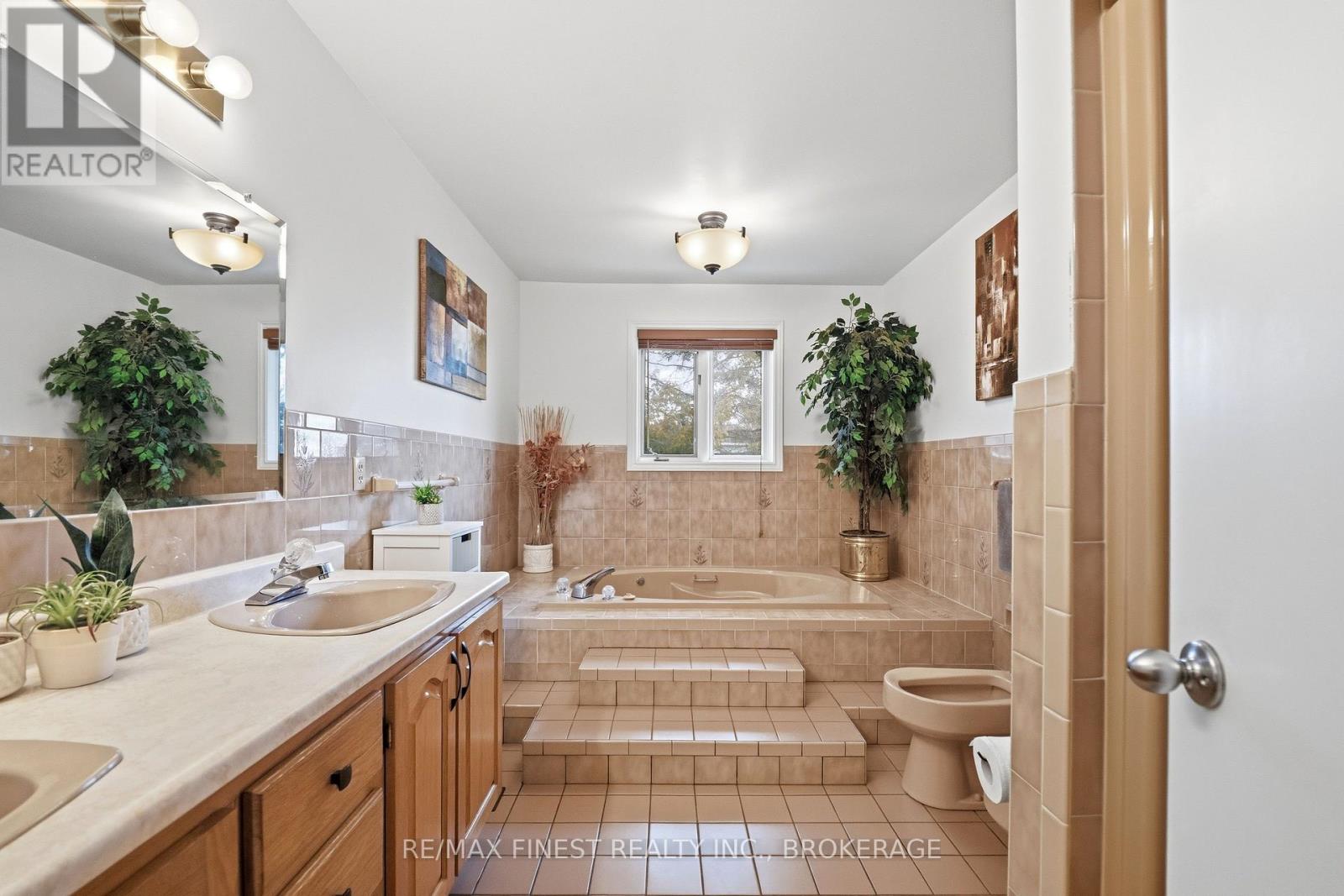 1779 Floyd Avenue, Kingston (City North Of 401), Ontario  K7L 4V4 - Photo 16 - X12899086