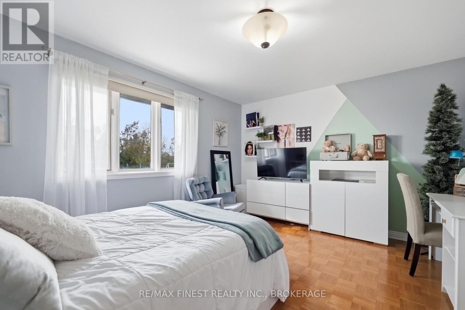 1779 Floyd Avenue, Kingston (City North Of 401), Ontario  K7L 4V4 - Photo 20 - X12899086