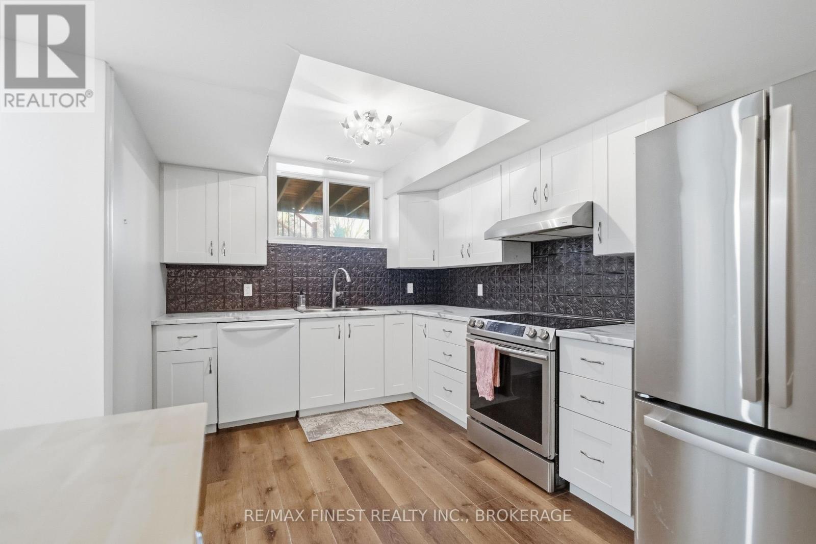 1779 Floyd Avenue, Kingston (City North Of 401), Ontario  K7L 4V4 - Photo 34 - X12899086