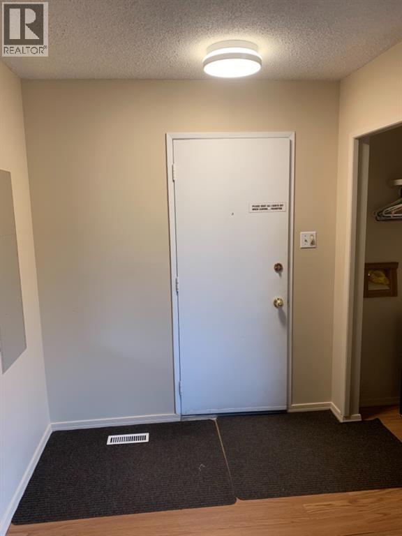 114 Mcgill Boulevard W, Lethbridge, Alberta  T1K 4C4 - Photo 4 - A2288221