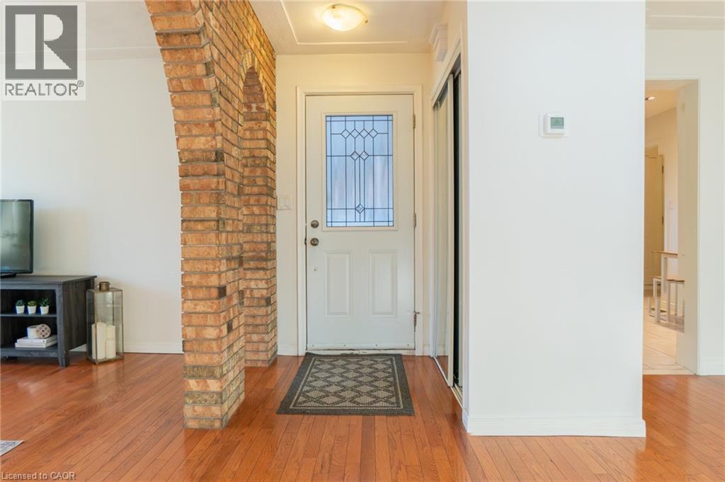 9 Ambrose Avenue, Hamilton, Ontario  L8K 5N8 - Photo 4 - 40810477