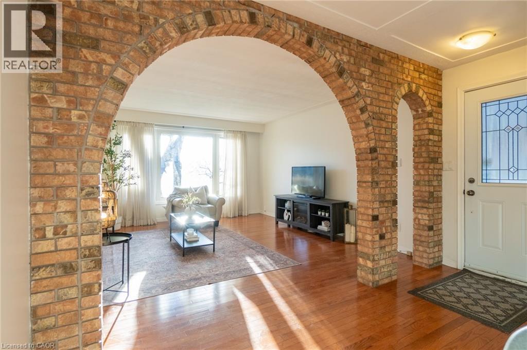 9 Ambrose Avenue, Hamilton, Ontario  L8K 5N8 - Photo 9 - 40810477