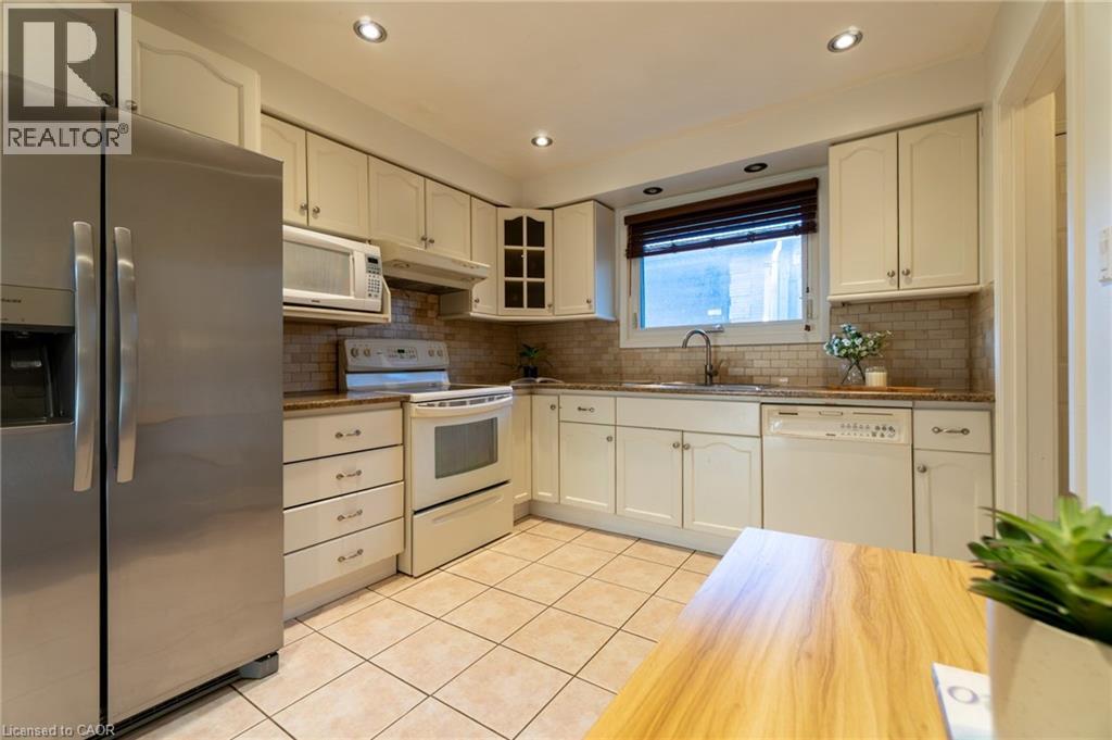 9 Ambrose Avenue, Hamilton, Ontario  L8K 5N8 - Photo 15 - 40810477