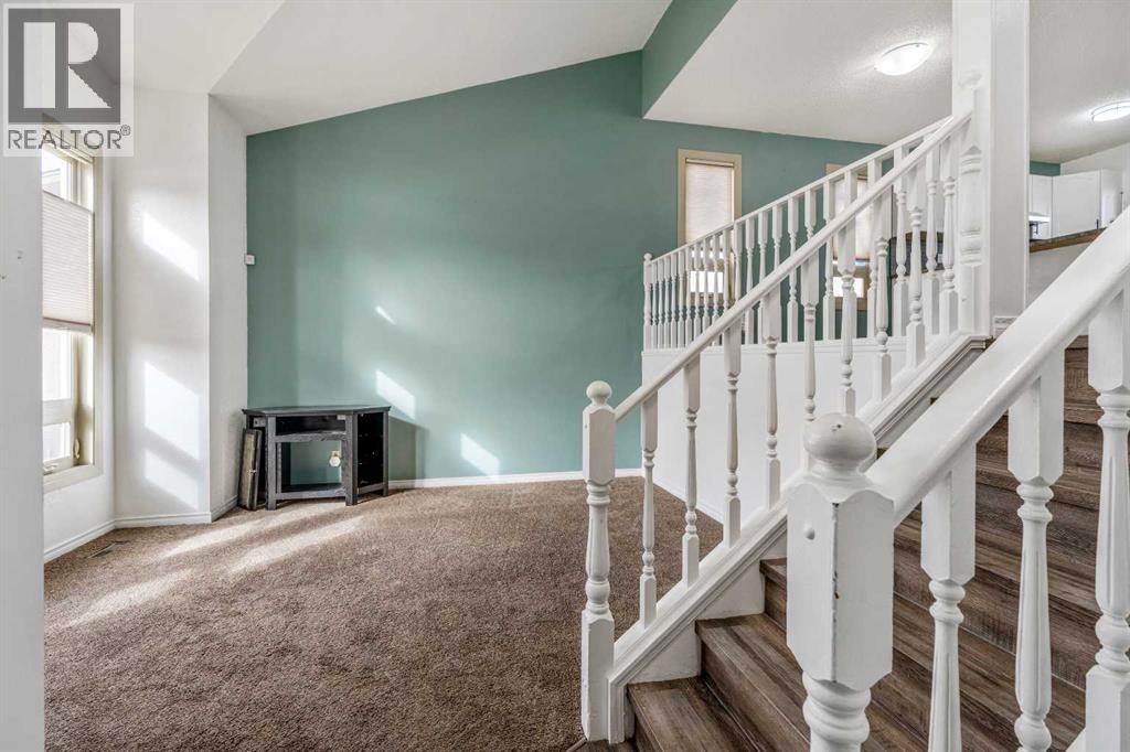 224 Mt Crandell Crescent W, Lethbridge, Alberta T1K 6M8 - Photo 5 - A2292037