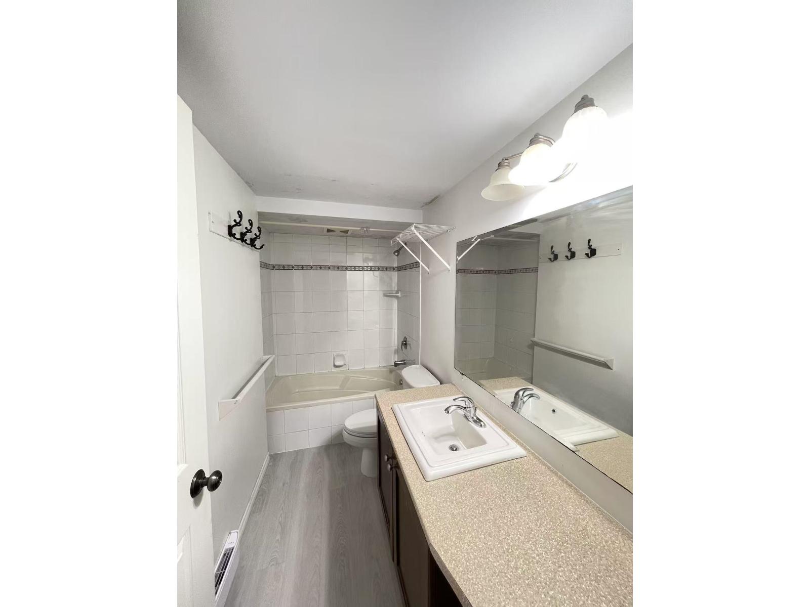 15600 109a, Surrey, British Columbia  V4N 4T6 - Photo 12 - R3087077