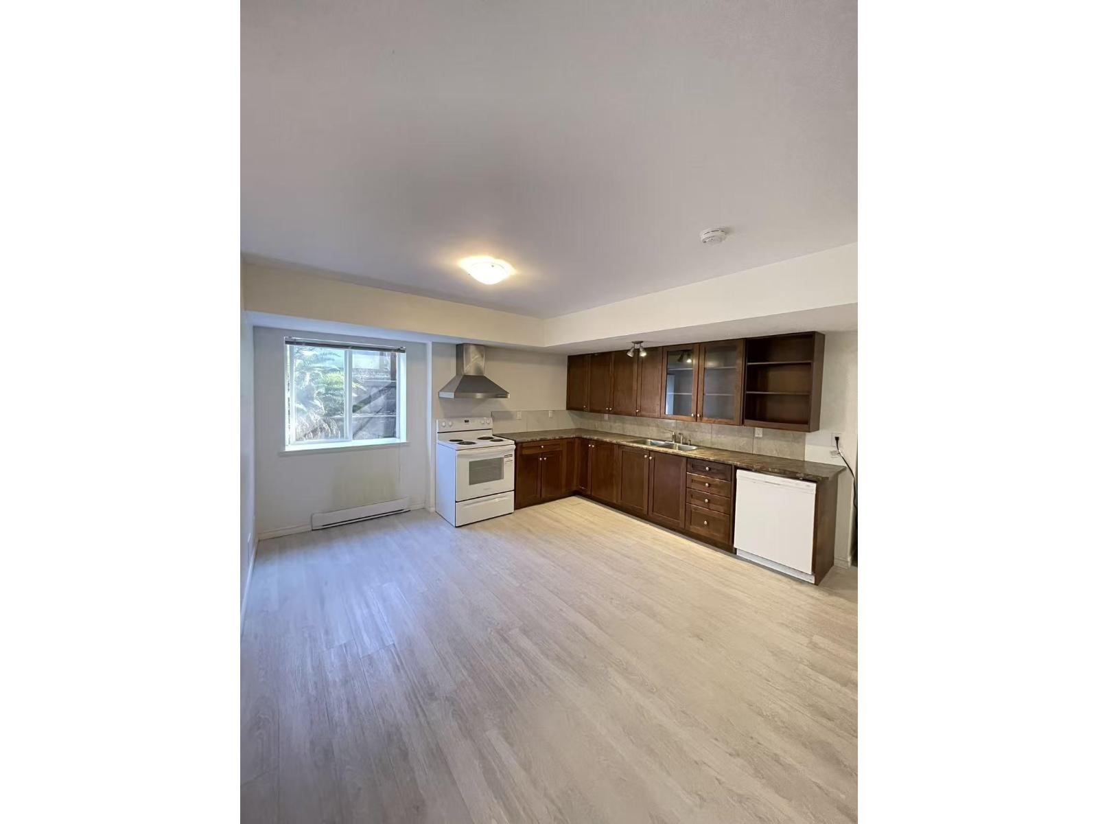 15600 109A, Surrey, British Columbia