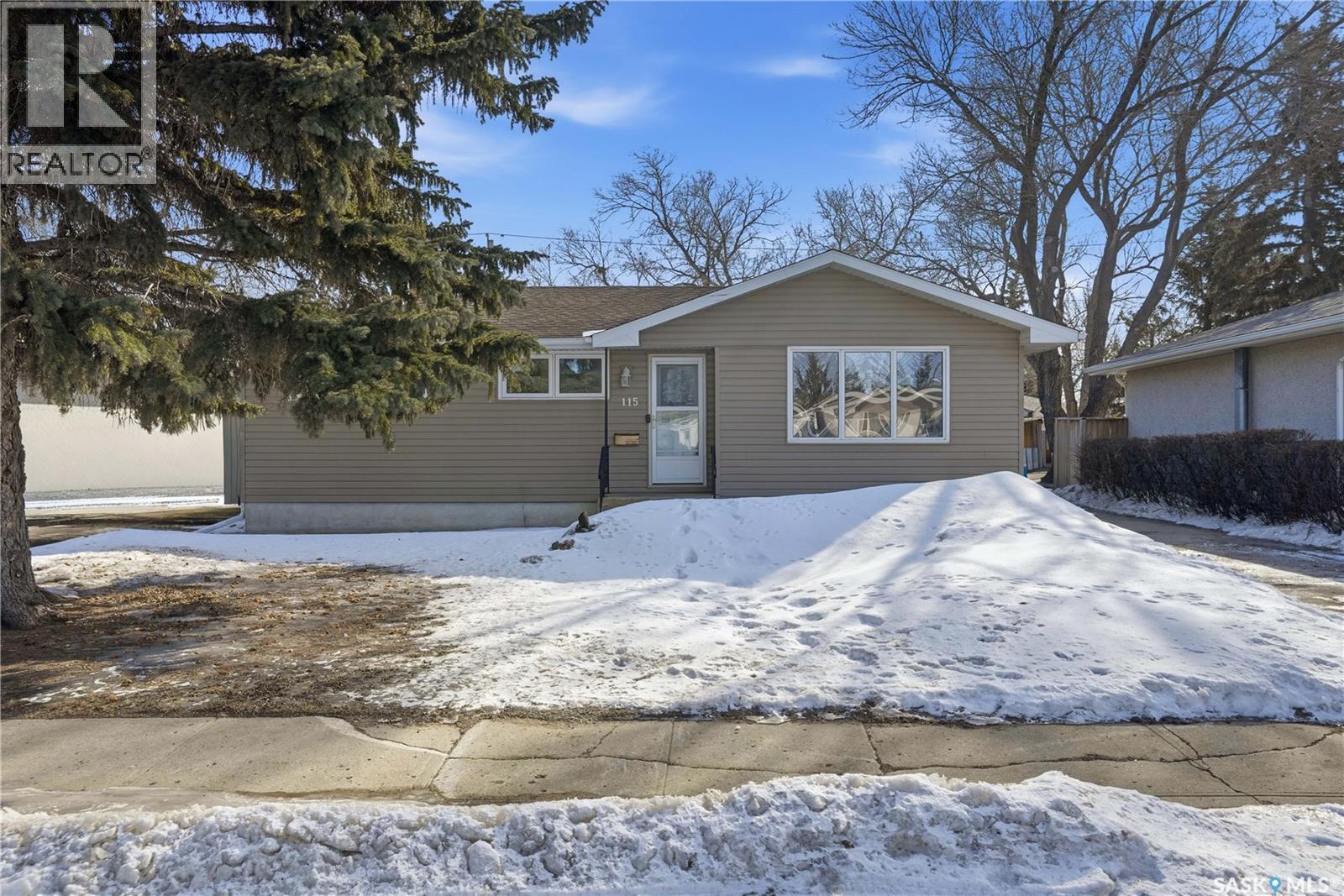 115 Mccaul Crescent, Regina, Saskatchewan  S4R 3X4 - Photo 2 - SK030736