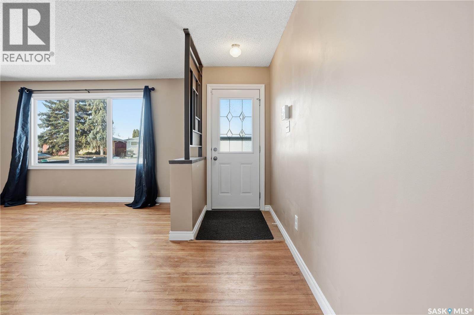 115 Mccaul Crescent, Regina, Saskatchewan  S4R 3X4 - Photo 3 - SK030736