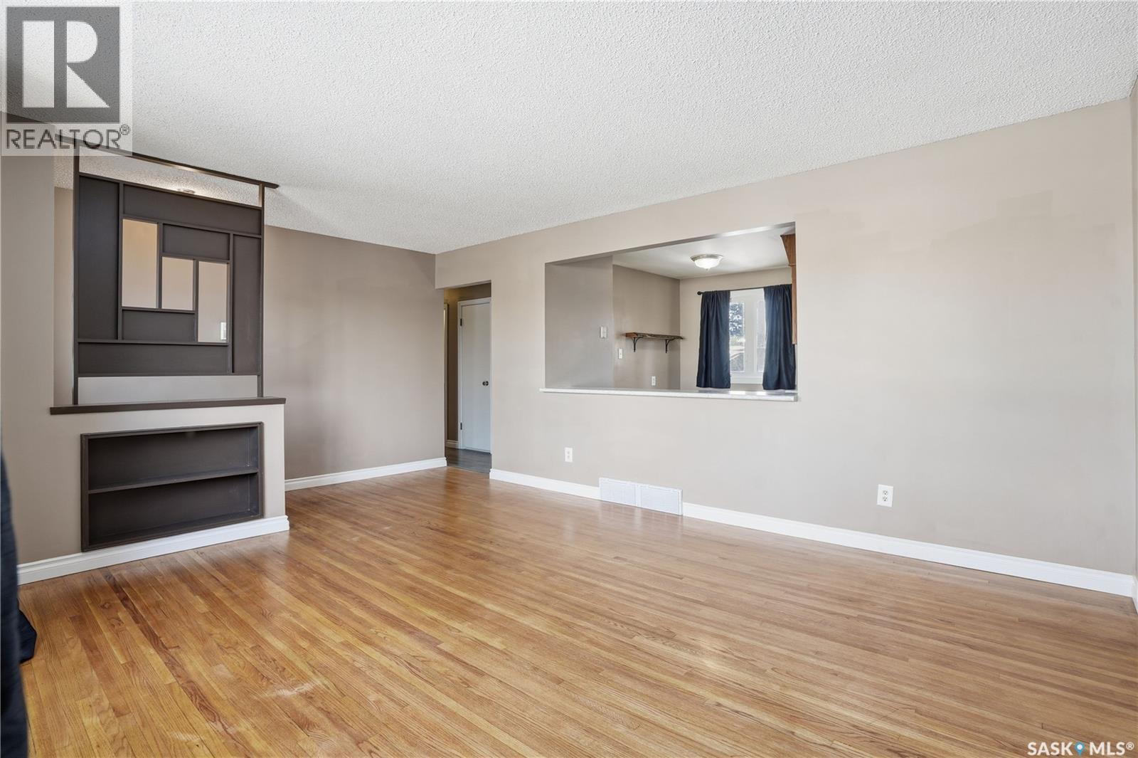 115 Mccaul Crescent, Regina, Saskatchewan  S4R 3X4 - Photo 8 - SK030736