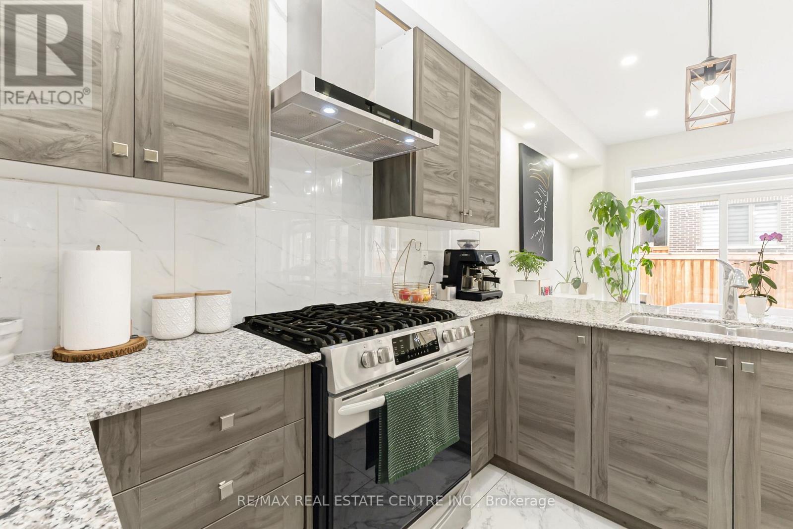 35 Thornvalley Terrace, Caledon, Ontario  L7C 4H9 - Photo 17 - W12899096