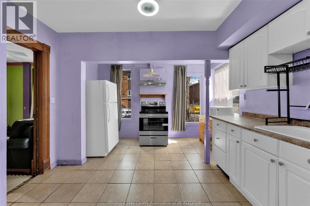 559 Assumption, Windsor, Ontario  N9A 3B3 - Photo 17 - 26005725