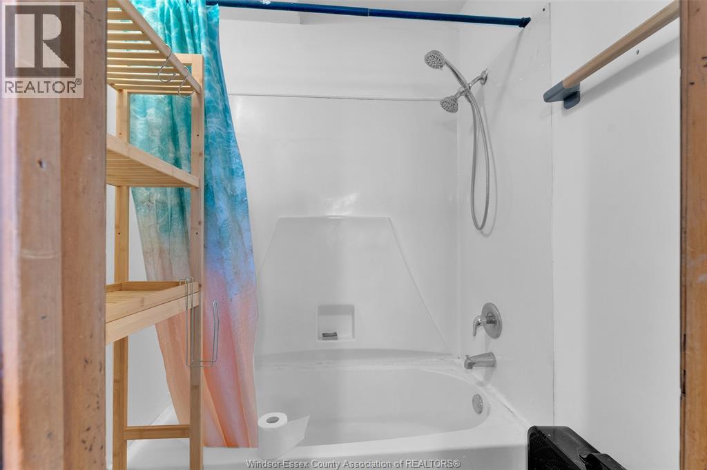 559 Assumption, Windsor, Ontario  N9A 3B3 - Photo 27 - 26005725