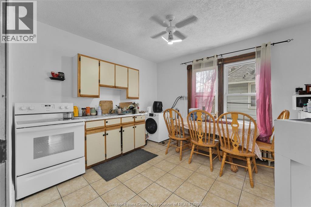 559 Assumption, Windsor, Ontario  N9A 3B3 - Photo 7 - 26005725