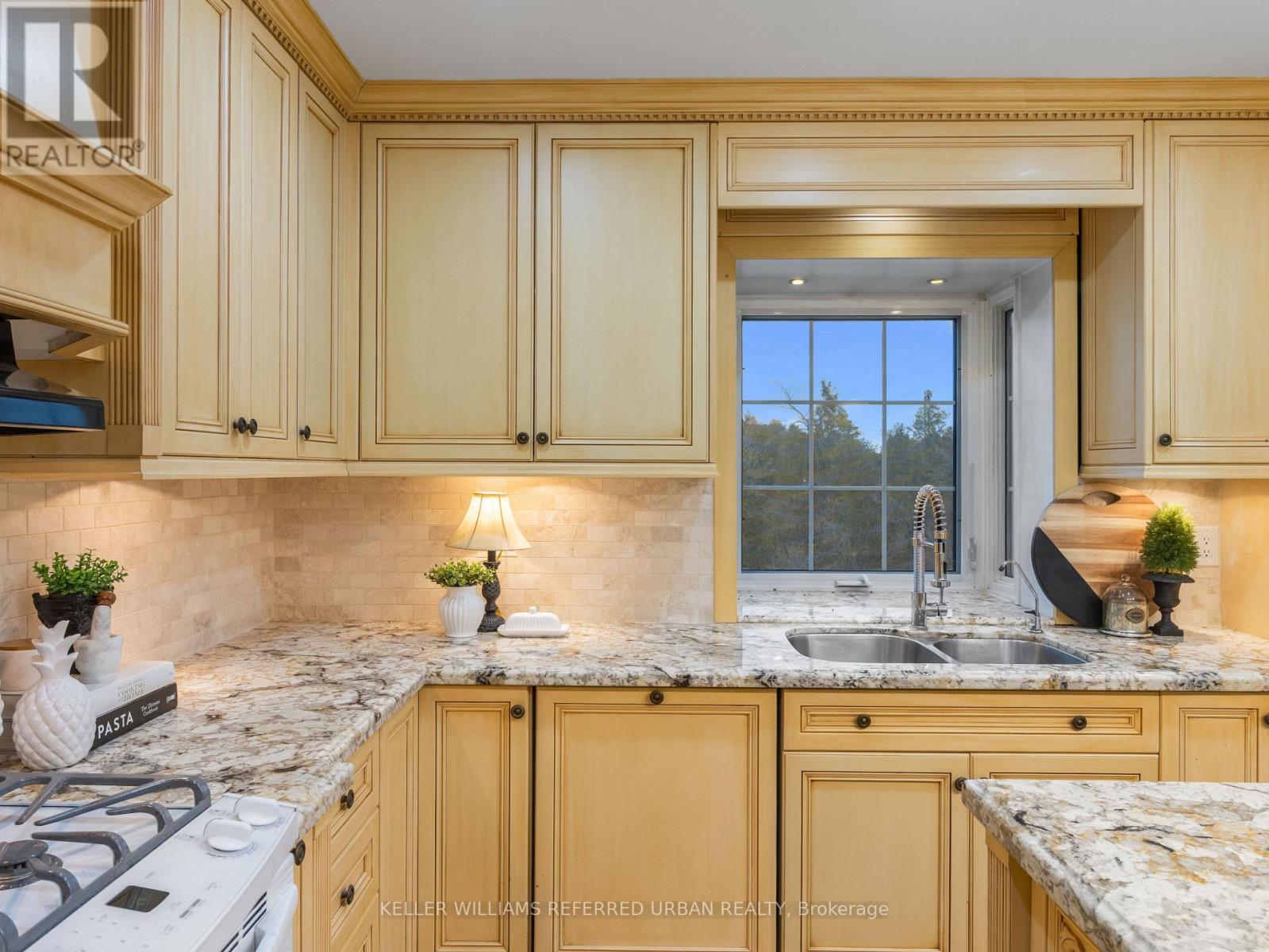 17 Sleepy Hollow Lane, Whitchurch-Stouffville, Ontario  L4A 3G7 - Photo 12 - N12898954