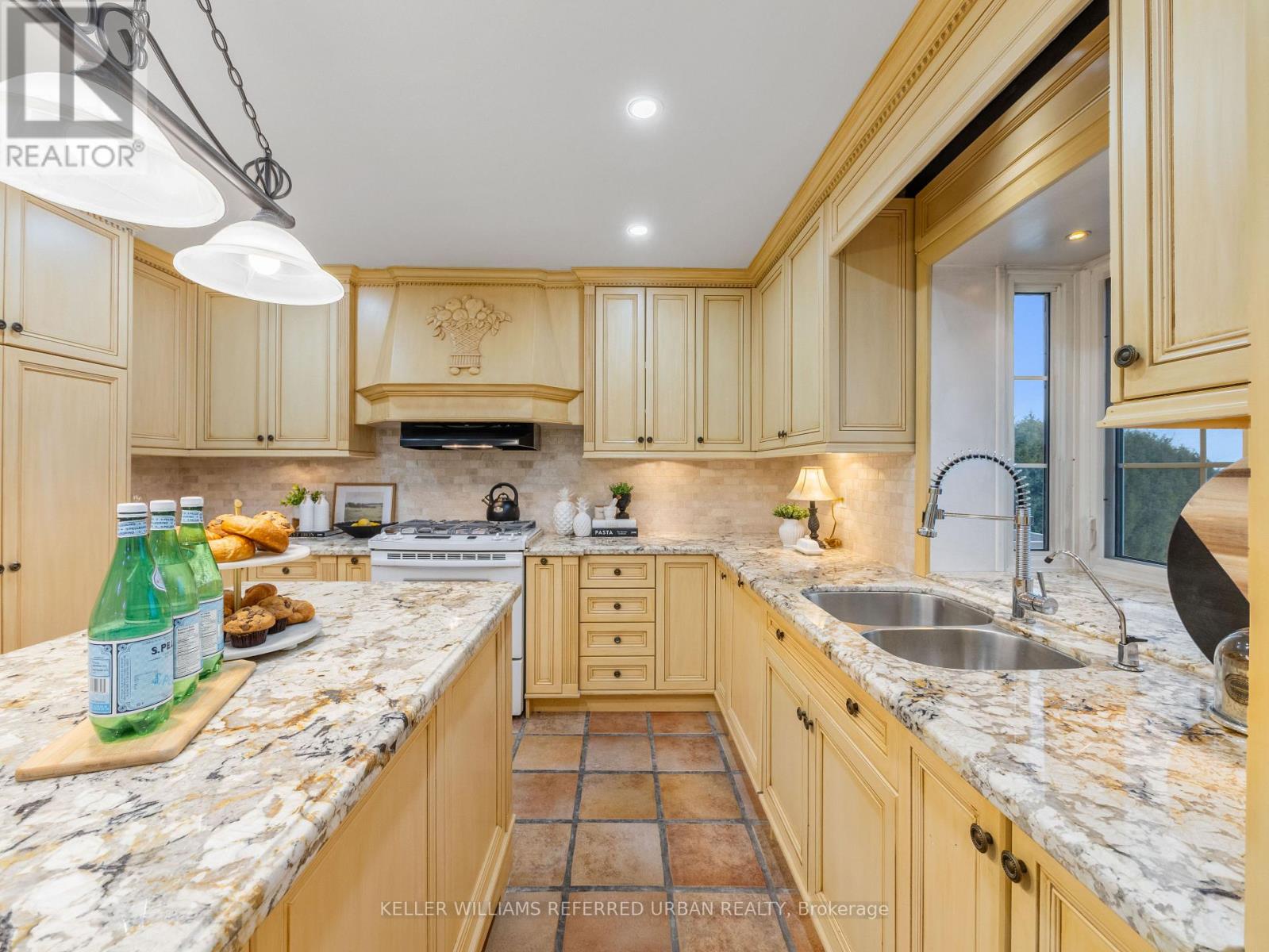 17 Sleepy Hollow Lane, Whitchurch-Stouffville, Ontario  L4A 3G7 - Photo 11 - N12898954