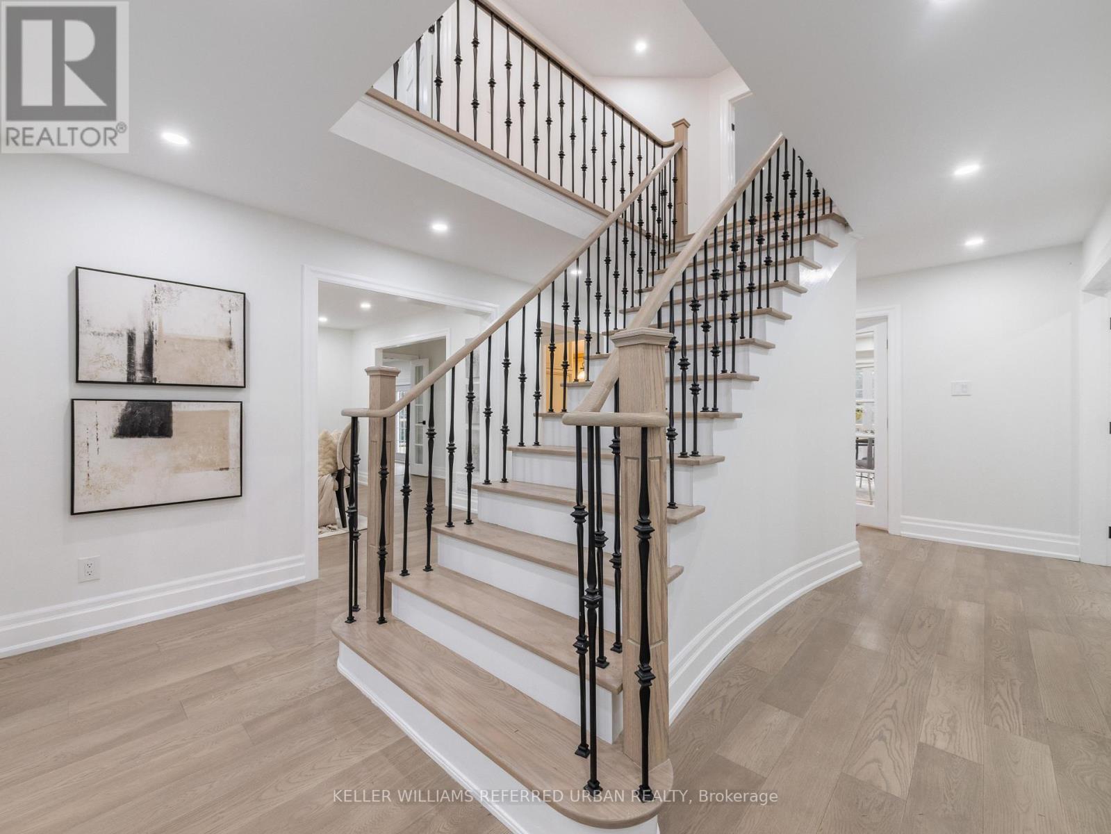 17 Sleepy Hollow Lane, Whitchurch-Stouffville, Ontario  L4A 3G7 - Photo 4 - N12898954