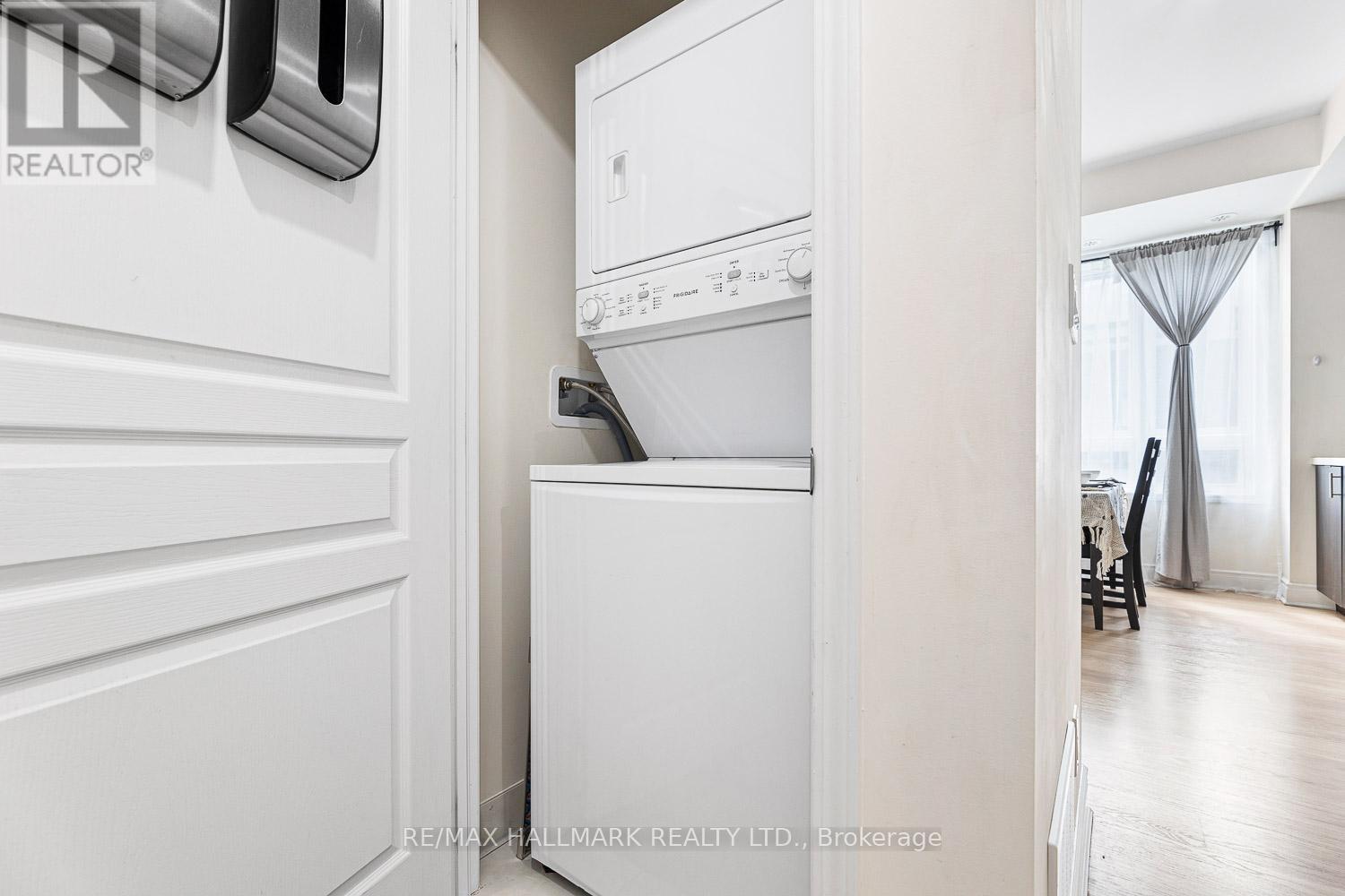 306 - 1120 Briar Hill Avenue, Toronto (Briar Hill-Belgravia), Ontario  M6B 0A9 - Photo 11 - W12861306