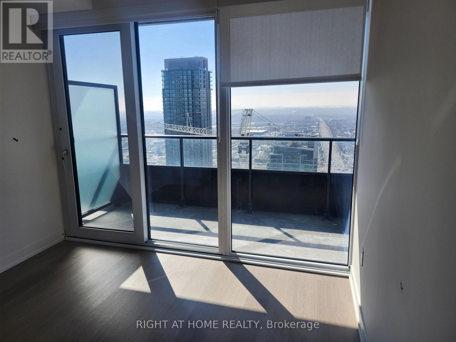 3901 - 448 Burnhamthorpe Road W, Mississauga, Ontario  L5B 4M6 - Photo 6 - W12897832