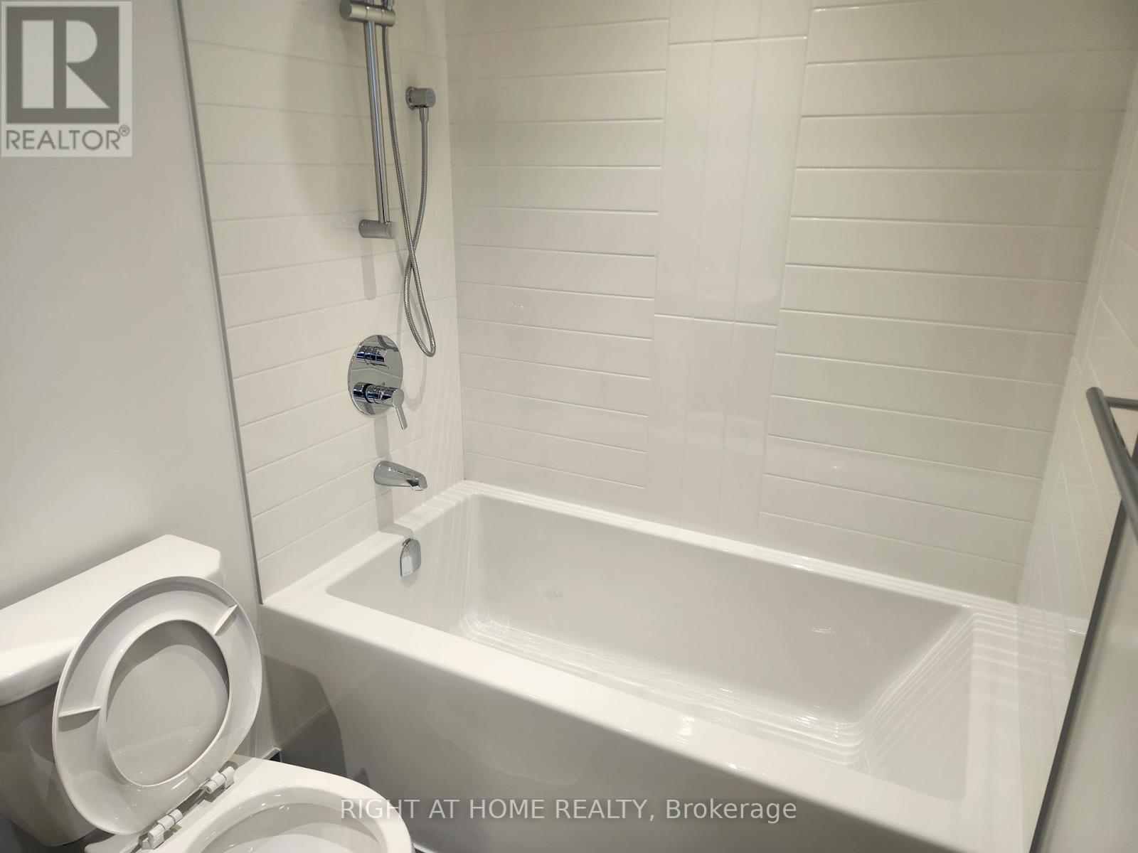 3901 - 448 Burnhamthorpe Road W, Mississauga, Ontario  L5B 4M6 - Photo 27 - W12897832