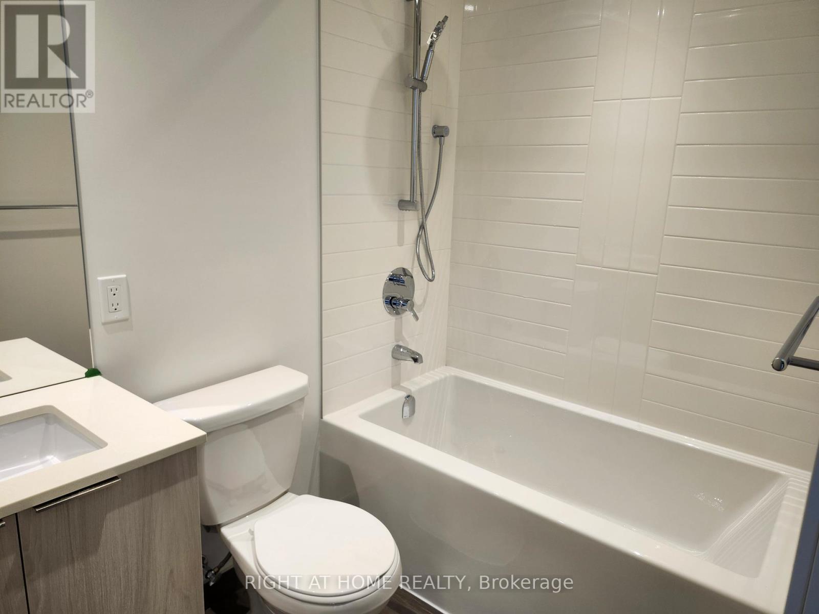 3901 - 448 Burnhamthorpe Road W, Mississauga, Ontario  L5B 4M6 - Photo 28 - W12897832