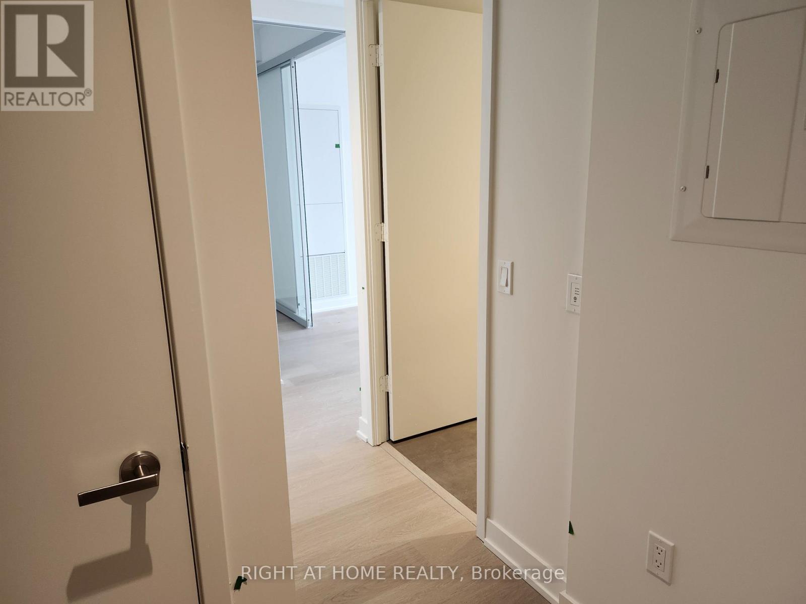 3901 - 448 Burnhamthorpe Road W, Mississauga, Ontario  L5B 4M6 - Photo 25 - W12897832