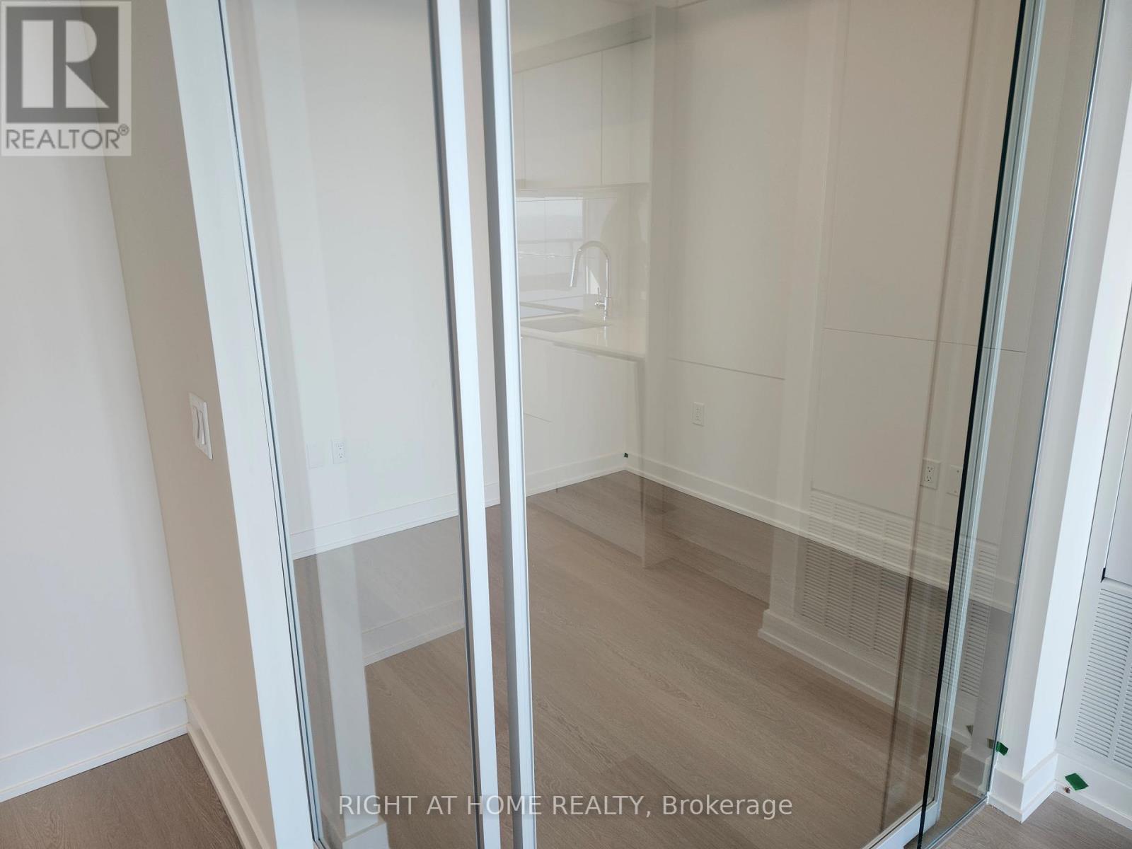 3901 - 448 Burnhamthorpe Road W, Mississauga, Ontario  L5B 4M6 - Photo 21 - W12897832