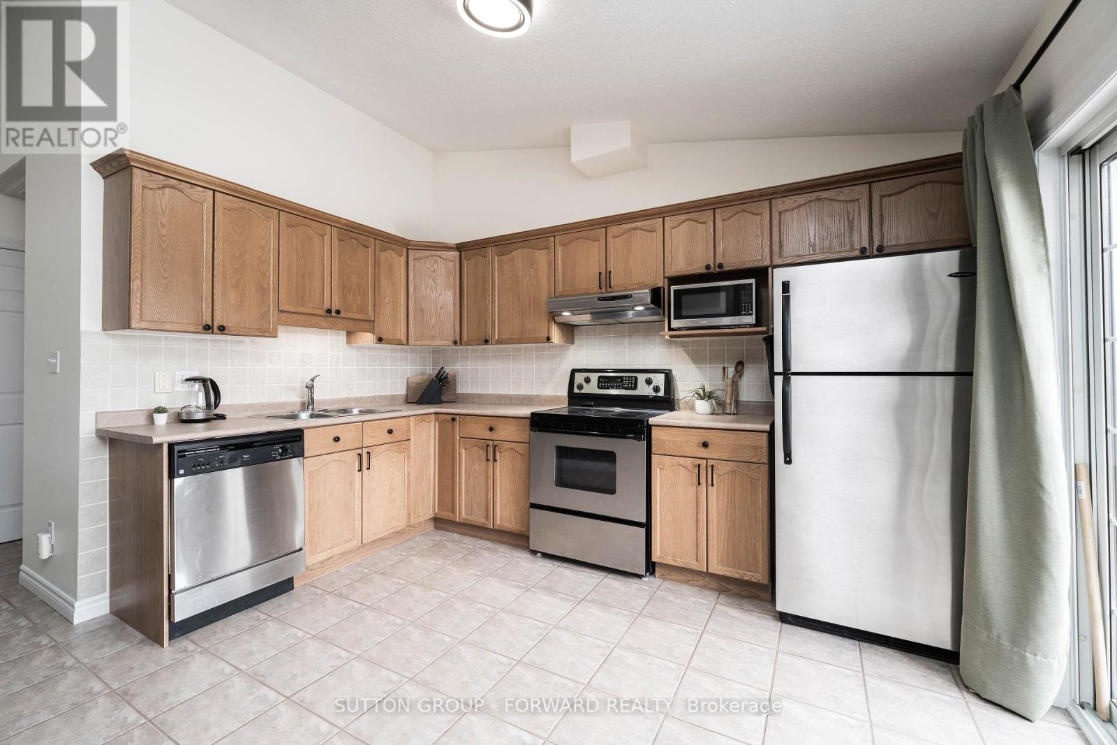 9 - 1077 Hamilton Road, London East, Ontario  N5W 6G3 - Photo 10 - X12858570