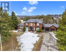 17 SLEEPY HOLLOW LANE, Whitchurch-Stouffville, Ontario
