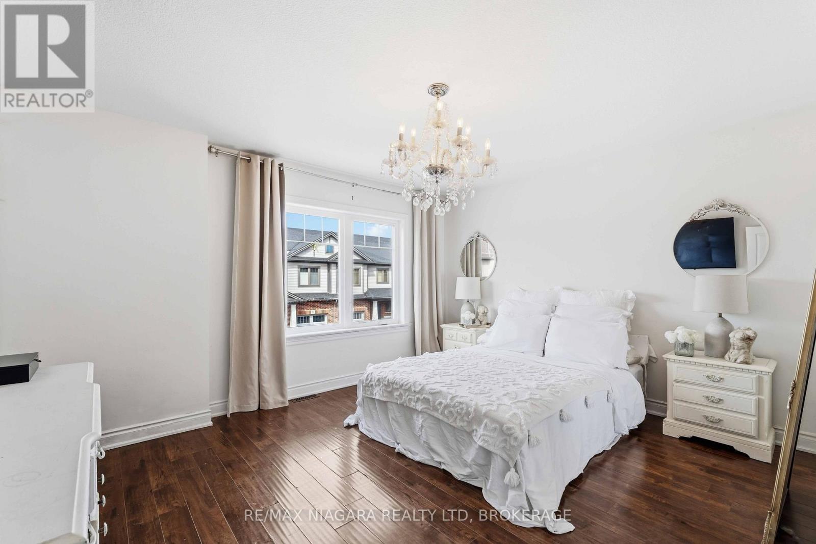 54 Severino Circle, West Lincoln, Ontario  L0R 2A0 - Photo 12 - X12897370