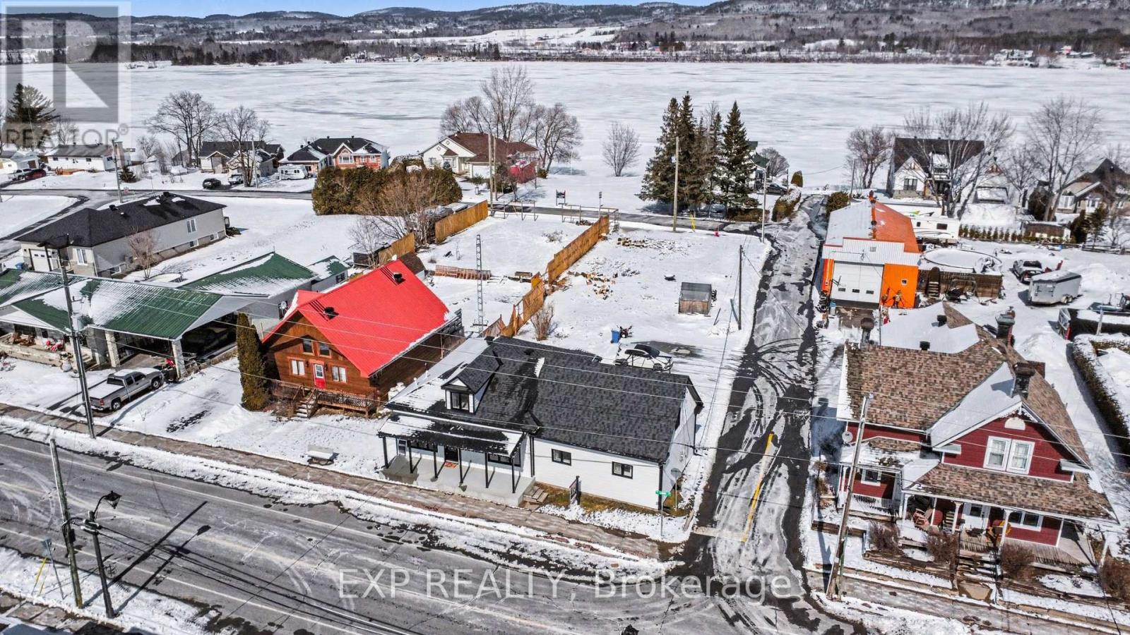 2061 Lajoie Street, Alfred And Plantagenet, Ontario  K0B 1J0 - Photo 4 - X12880794