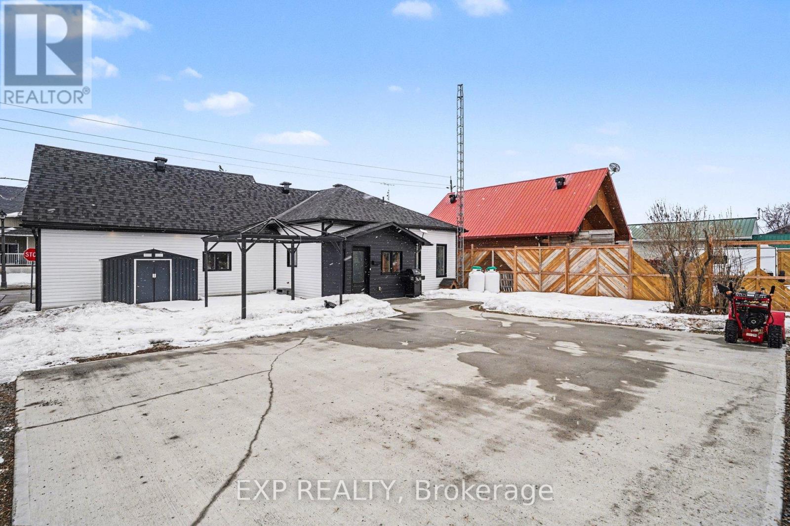 2061 Lajoie Street, Alfred And Plantagenet, Ontario  K0B 1J0 - Photo 36 - X12880794
