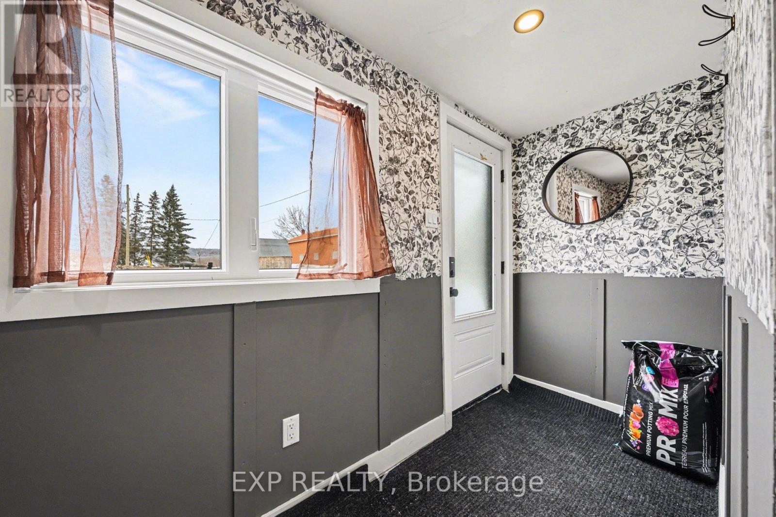 2061 Lajoie Street, Alfred And Plantagenet, Ontario  K0B 1J0 - Photo 7 - X12880794