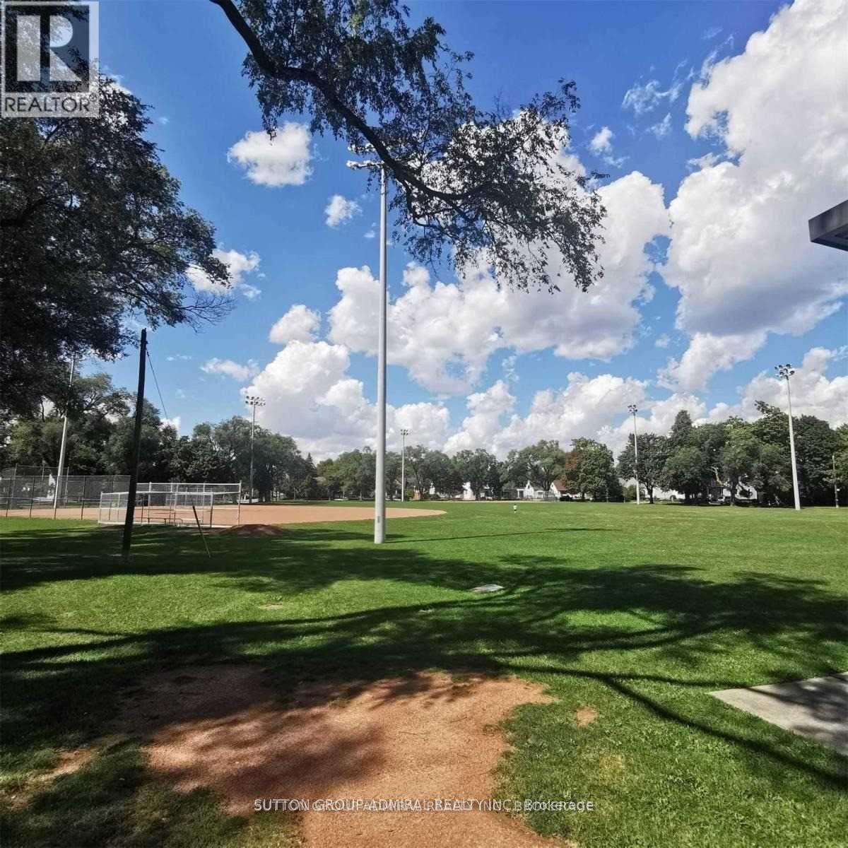 323 - 7 Smith Crescent, Toronto, Ontario  M8Z 0G3 - Photo 15 - W12684838