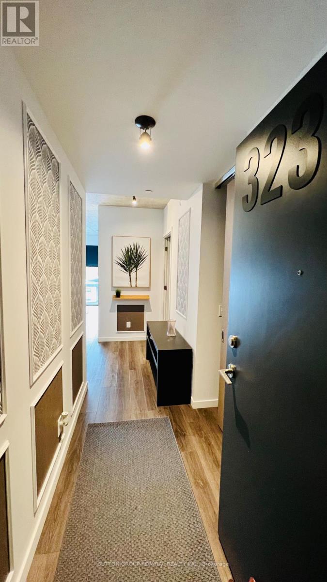 323 - 7 Smith Crescent, Toronto, Ontario  M8Z 0G3 - Photo 2 - W12684838