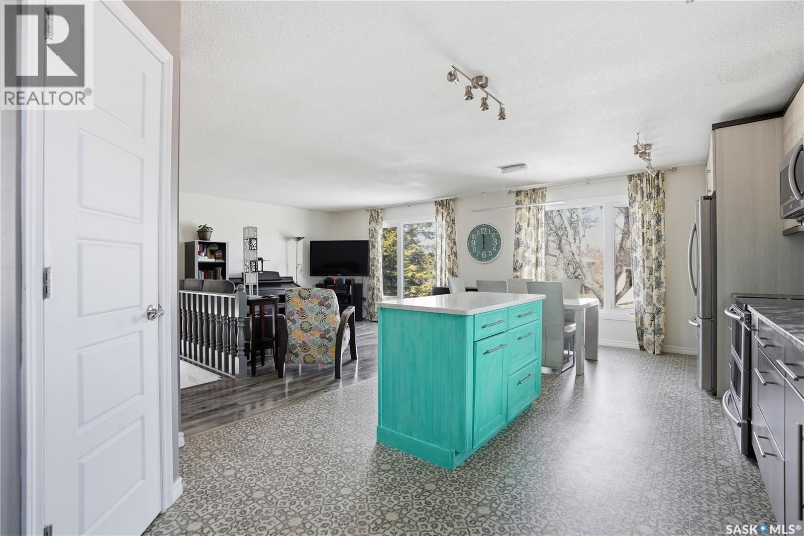 6715 1st Avenue N, Regina, Saskatchewan  S4X 1C7 - Photo 11 - SK030796