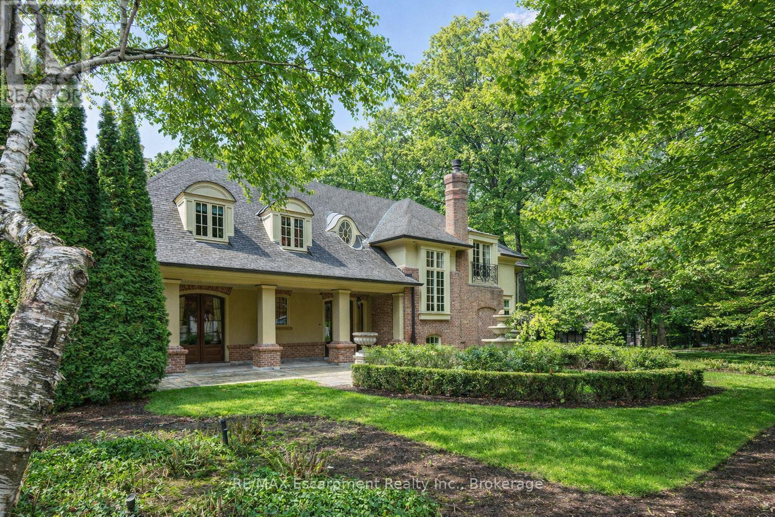 1081 Argyle Drive, Oakville, Ontario  L6J 1A9 - Photo 3 - W12524606