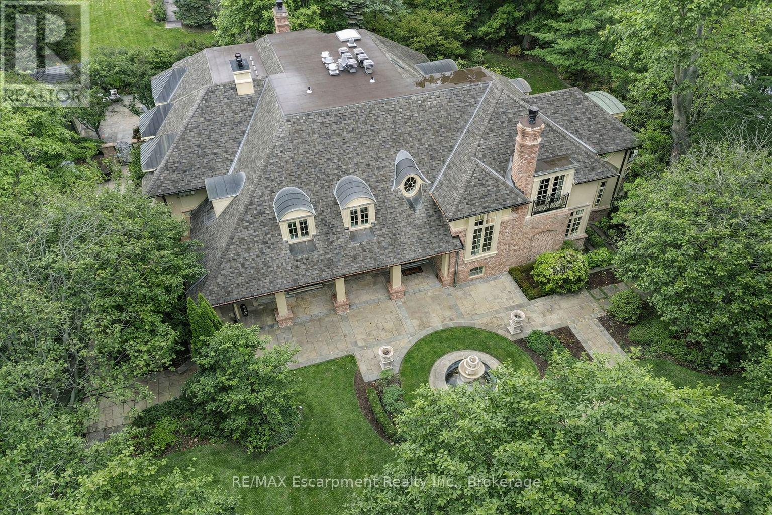 1081 Argyle Drive, Oakville, Ontario  L6J 1A9 - Photo 4 - W12524606