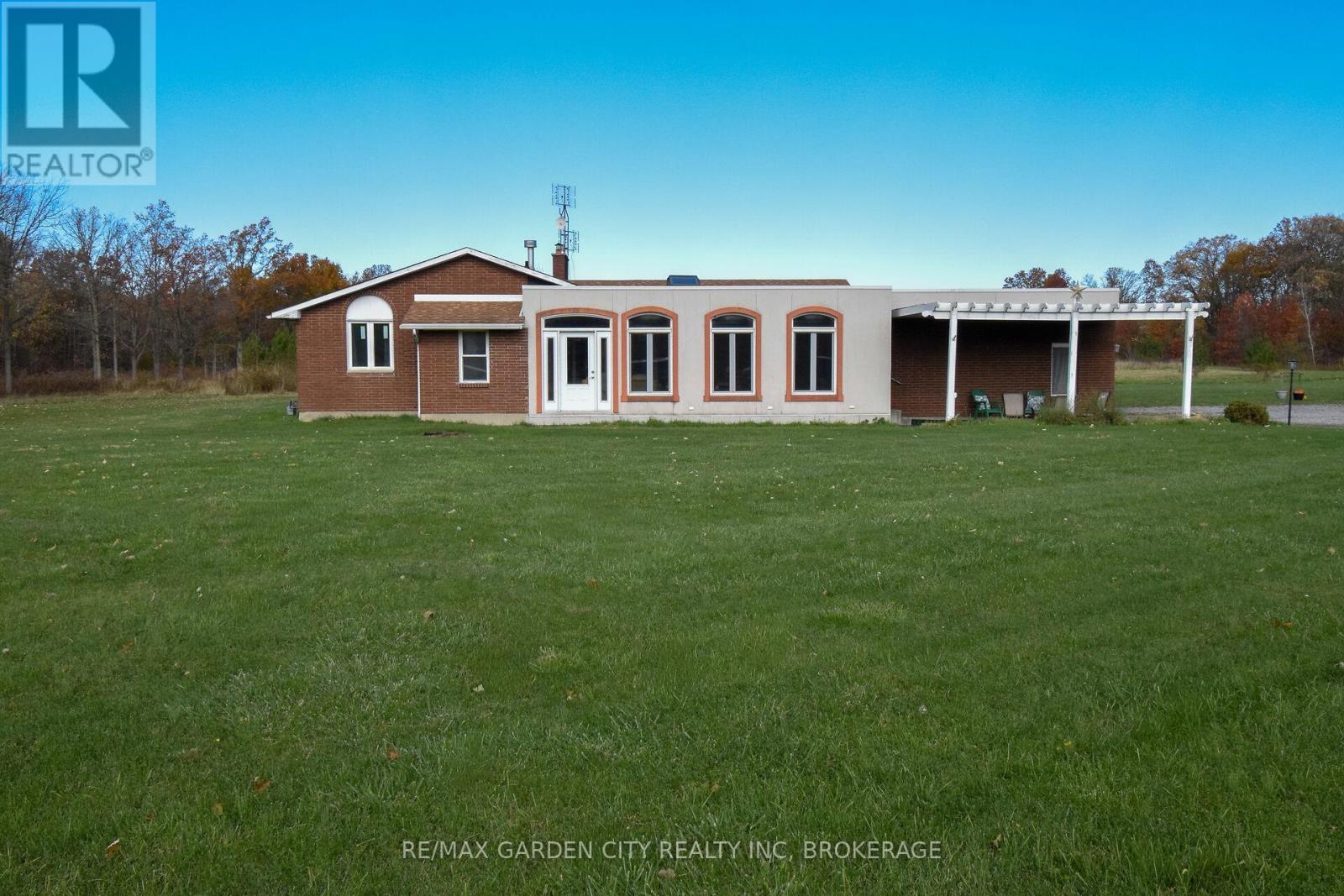 9735 Carl Road, Niagara Falls, Ontario  L0S 1K0 - Photo 1 - X12899368