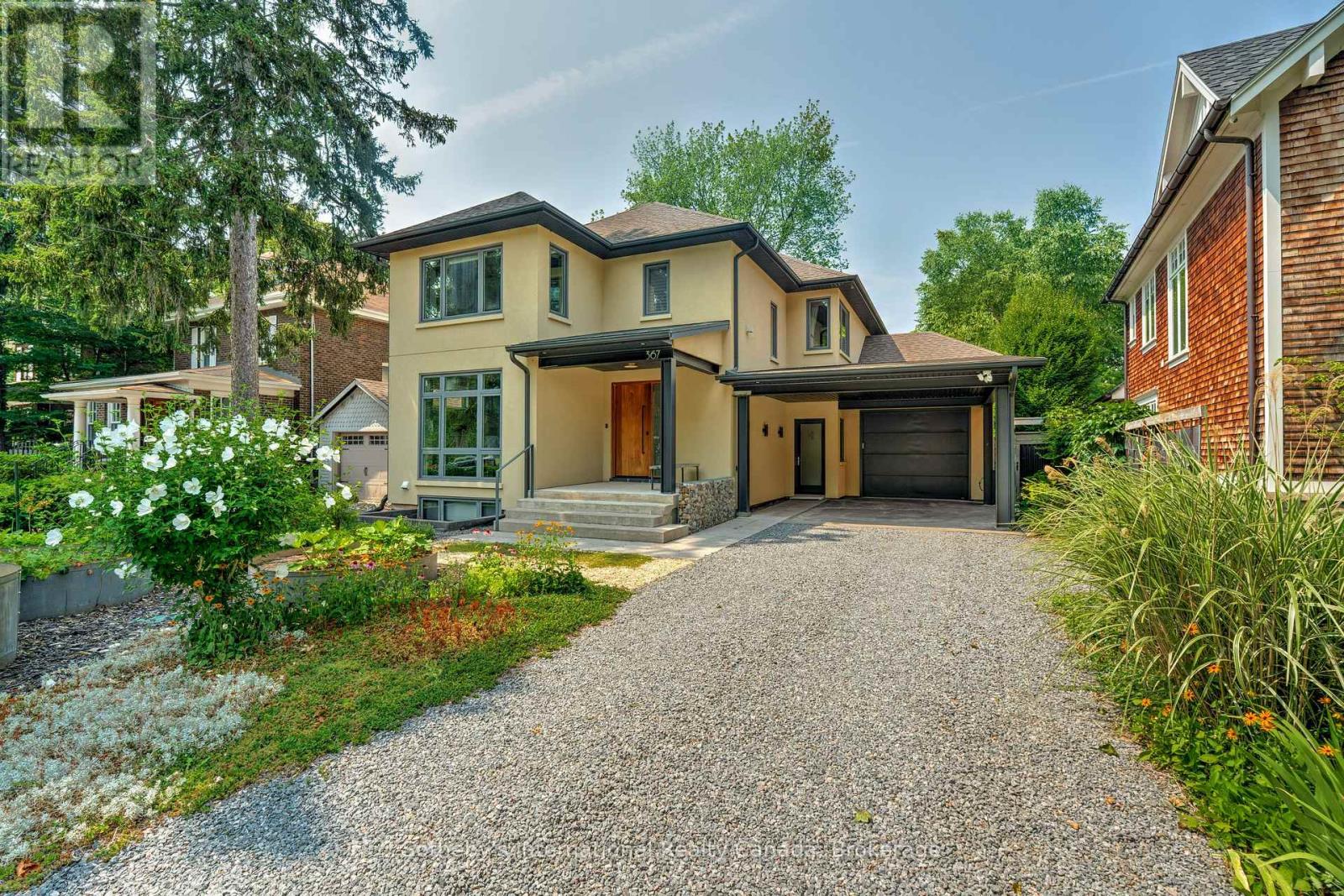 367 Spruce Street, Oakville, Ontario  L6J 2H2 - Photo 2 - W12899302