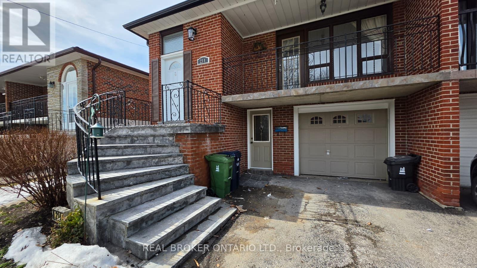 Upper - 214 Fairglen Avenue, Toronto (L'amoreaux), Ontario  M1W 1B1 - Photo 2 - E12798588