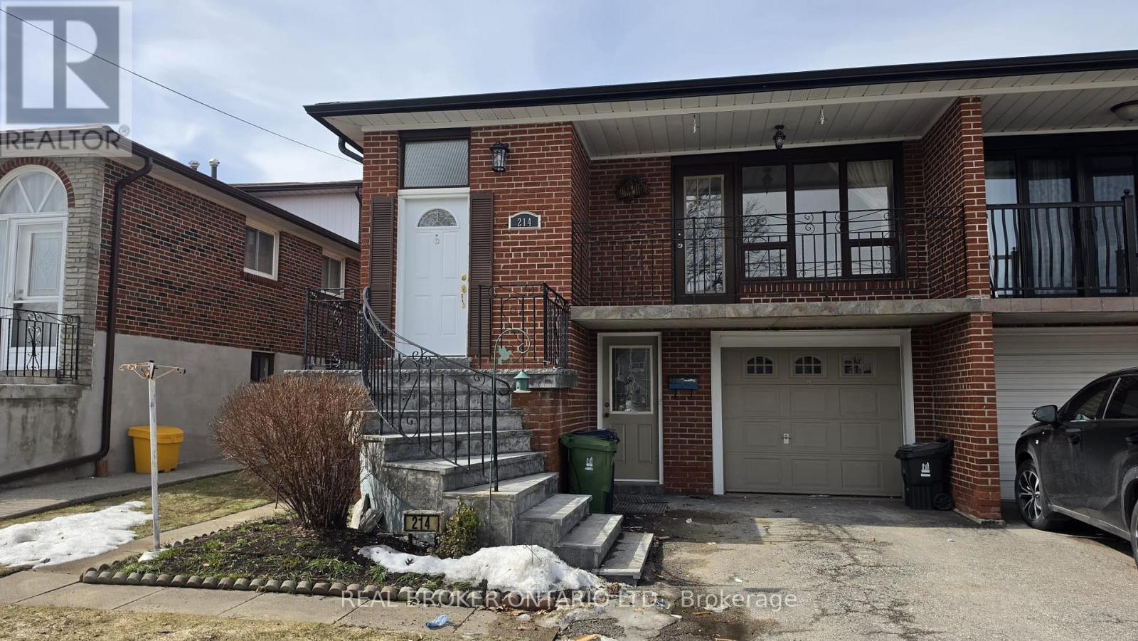 Upper - 214 Fairglen Avenue, Toronto (L'amoreaux), Ontario  M1W 1B1 - Photo 4 - E12798588