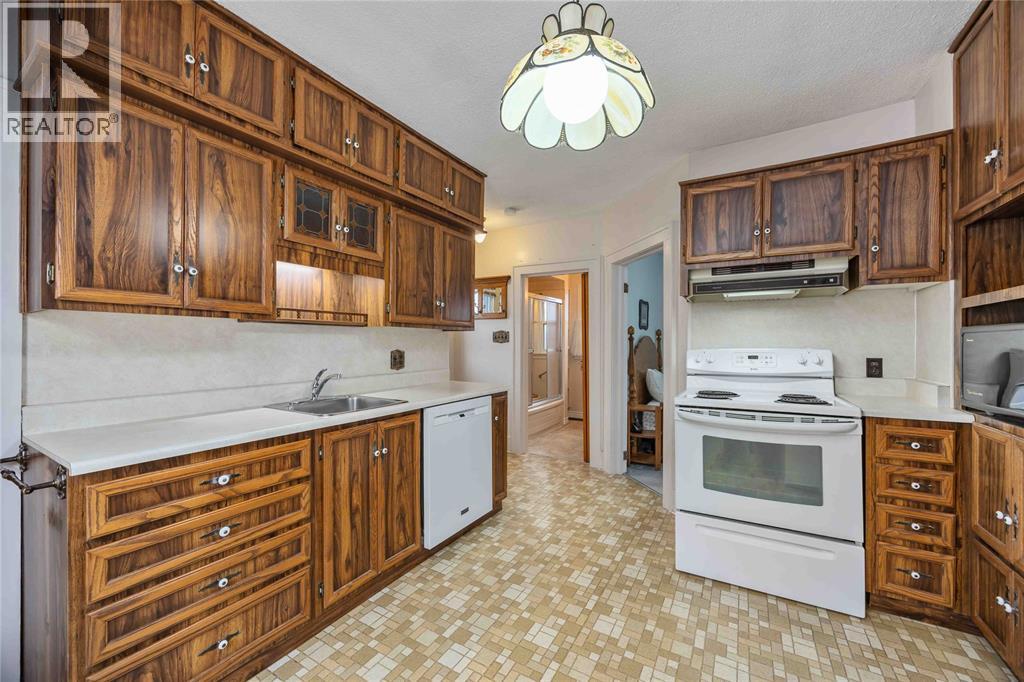 318 Cobden Street, Sarnia, Ontario  N7T 4A3 - Photo 8 - 26005728