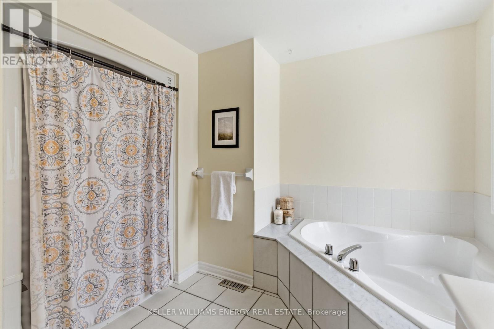 105 Guildwood Drive, Clarington, Ontario  L1C 5C7 - Photo 26 - E12899444