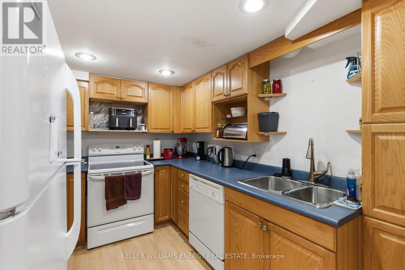 105 Guildwood Drive, Clarington, Ontario  L1C 5C7 - Photo 32 - E12899444